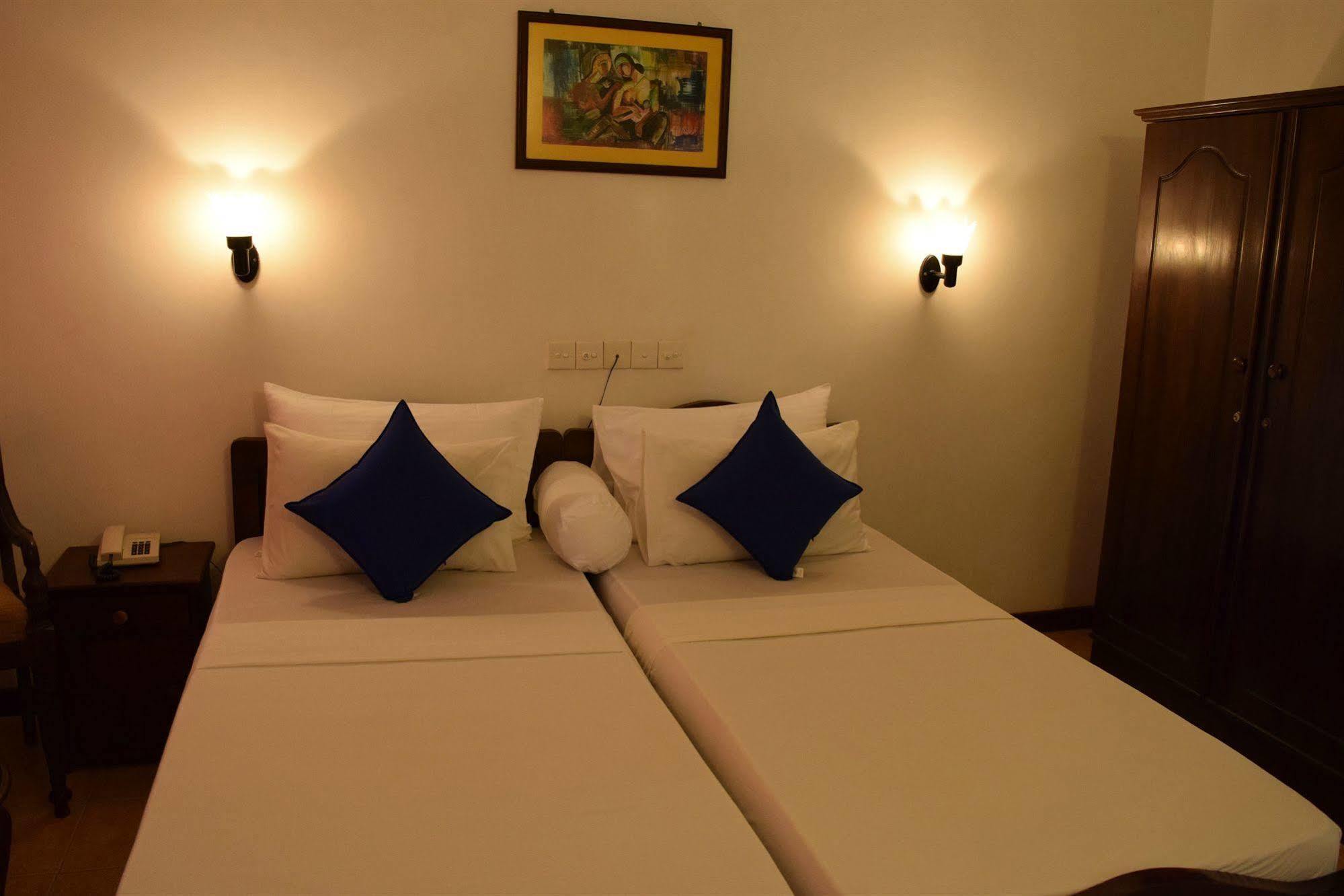 Hotel Lagoon Paradise Negombo Eksteriør billede