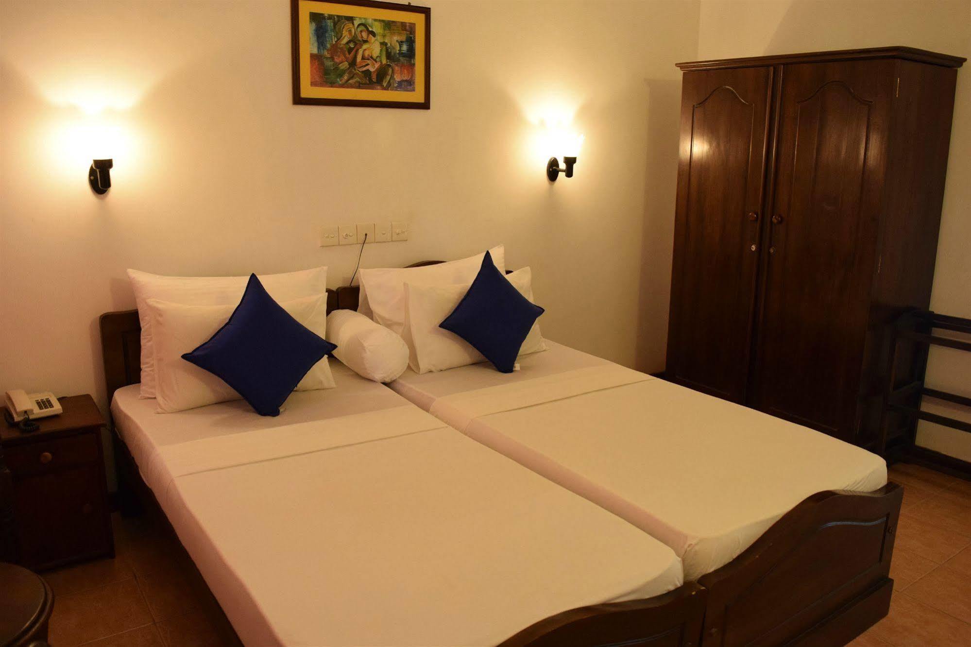 Hotel Lagoon Paradise Negombo Eksteriør billede
