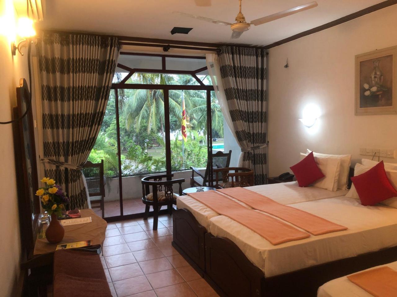 Hotel Lagoon Paradise Negombo Eksteriør billede
